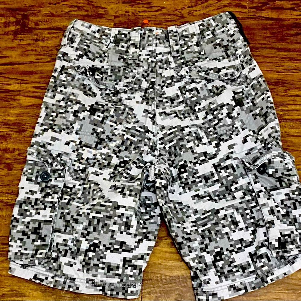 American Rag cargo shorts men’s size 28